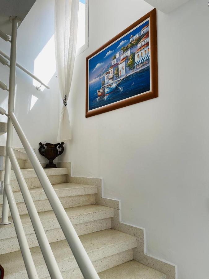 Peaceful Townhouse With Private Pool Near The Sea Daire Pafos Dış mekan fotoğraf