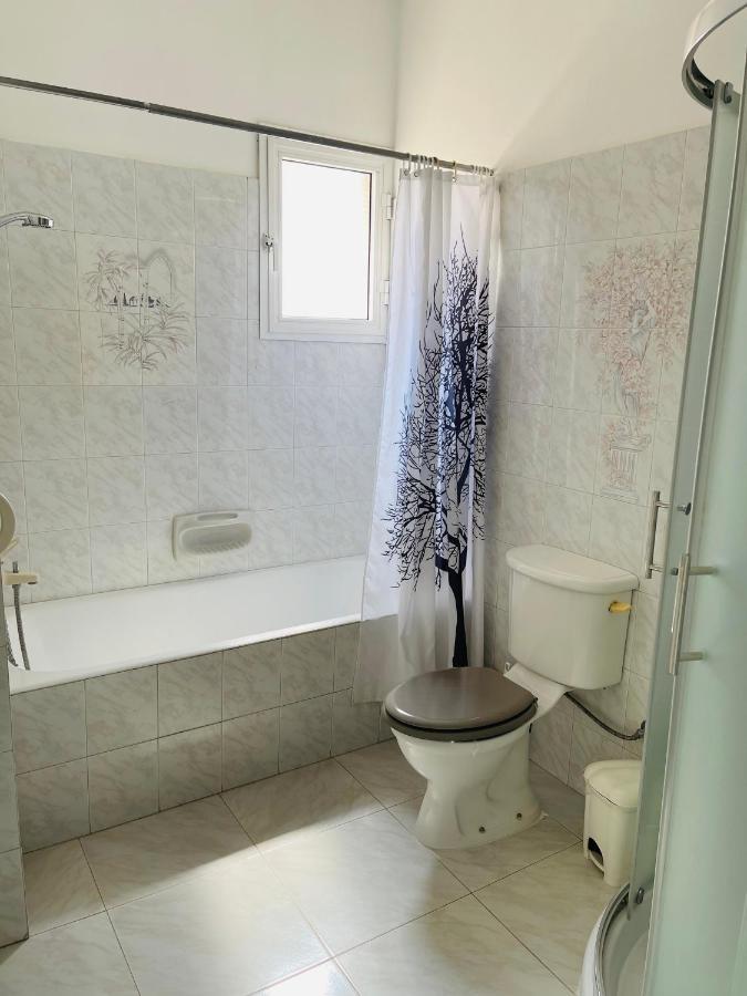 Peaceful Townhouse With Private Pool Near The Sea Daire Pafos Dış mekan fotoğraf