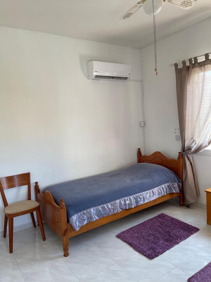 Peaceful Townhouse With Private Pool Near The Sea Daire Pafos Dış mekan fotoğraf