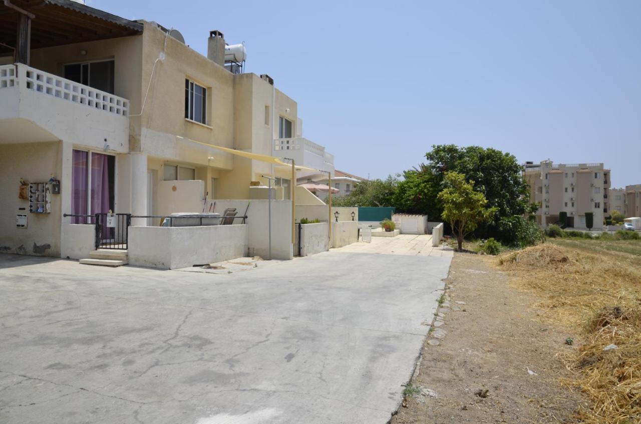 Peaceful Townhouse With Private Pool Near The Sea Daire Pafos Dış mekan fotoğraf